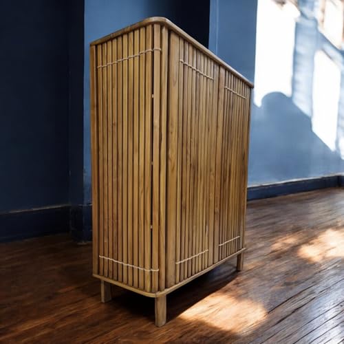 Teakholz Schrank im Retro Design – Massivholz Kommode mit Lamellentüren – Handgefertigter Schrank aus Teak Holz für Wohnzimmer, Flur oder Schlafzimmer – Gaya Retro für Natürlichkeit ca. 138x112x45 cm Teakholz Schrank im Retro Design – Massivholz Kommode mit Lamellentüren – Handgefertigter Schrank aus Teak Holz für Wohnzimmer, Flur oder Schlafzimmer – Gaya Retro für Natürlichkeit ca. 138x112x45 cm